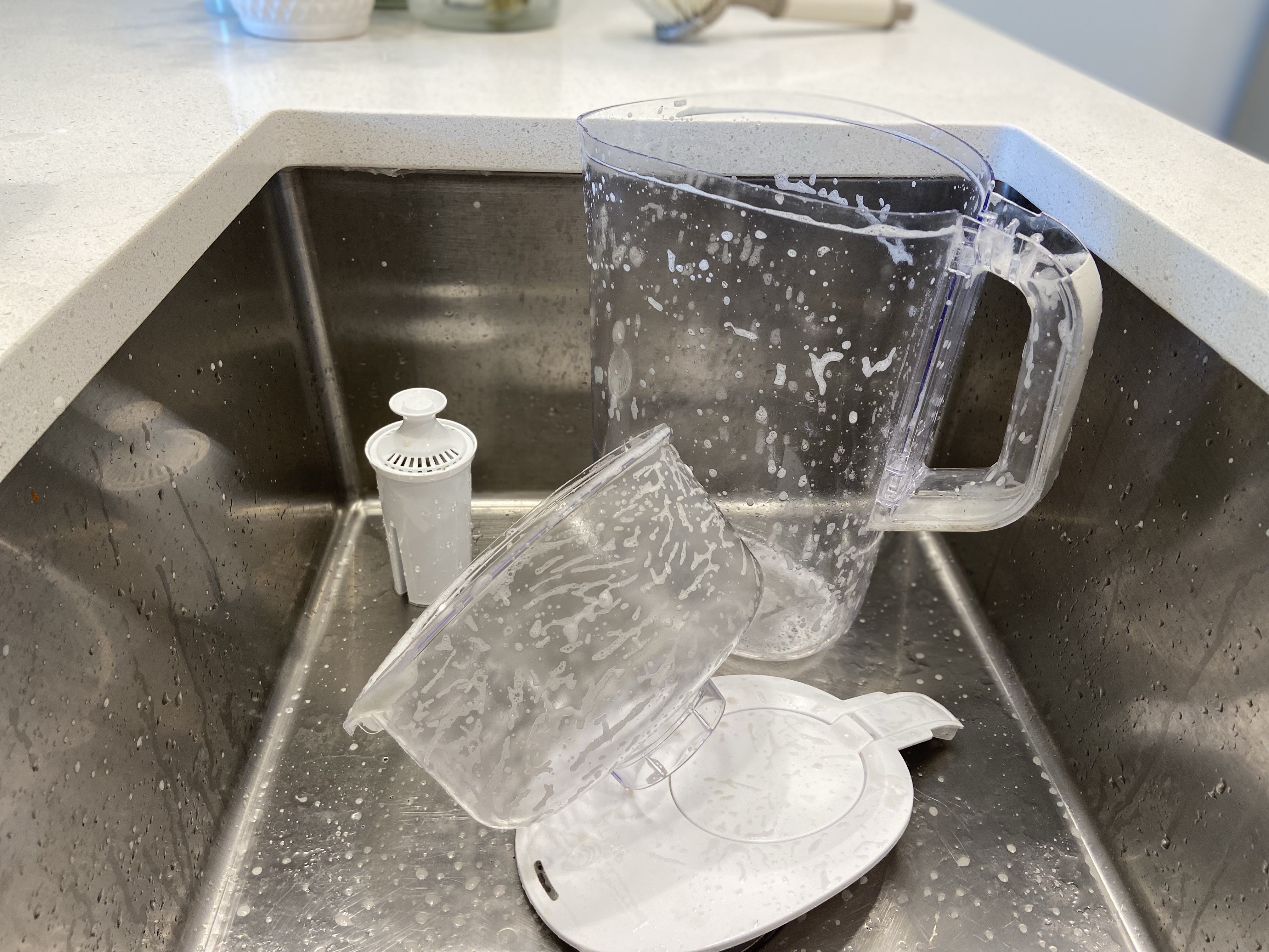 How Do I Clean My Water Filter Pitcher? A Step-by-Step Guide.